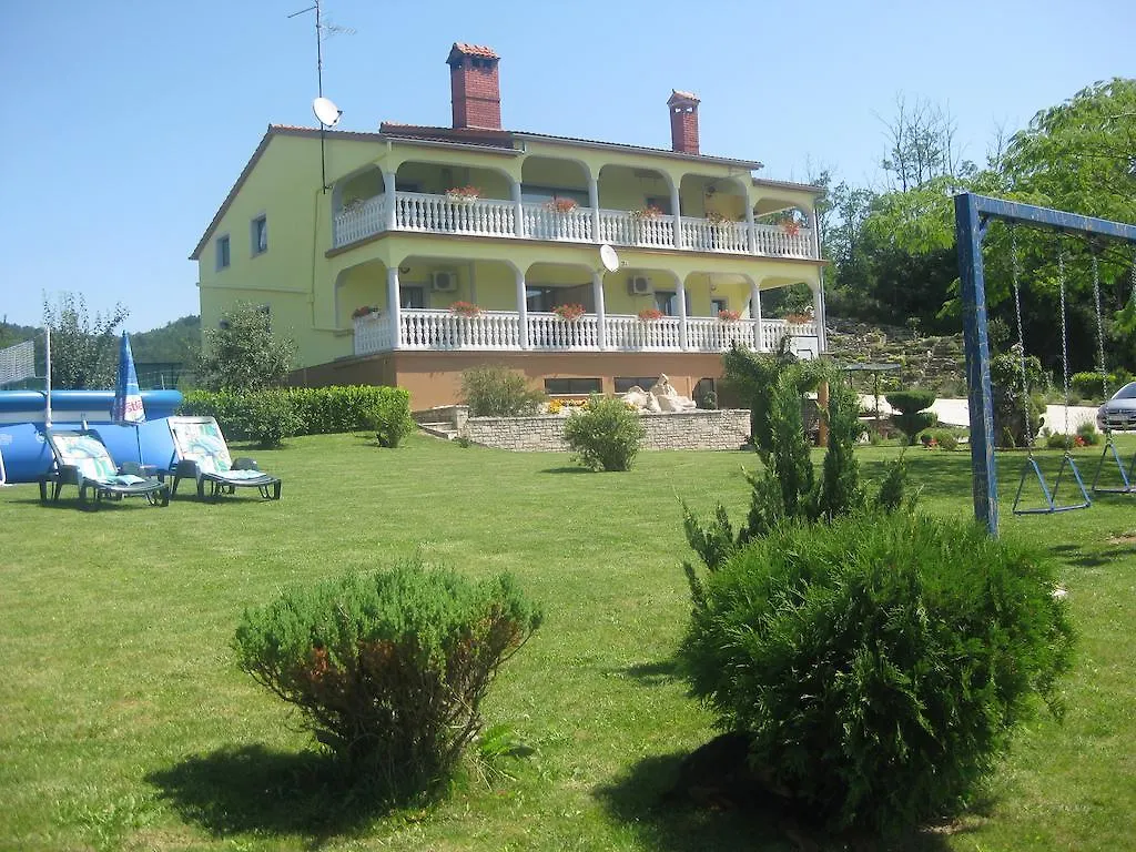 Apartments Zarecki Krov Pazin