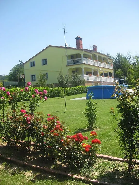 Apartments Zarecki Krov Pazin